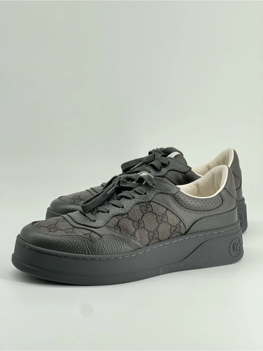 GUCCI GG LACE UP Men’s SNEAKERS - SIZE 41.5 (EU) = SIZE  8.5 (US)